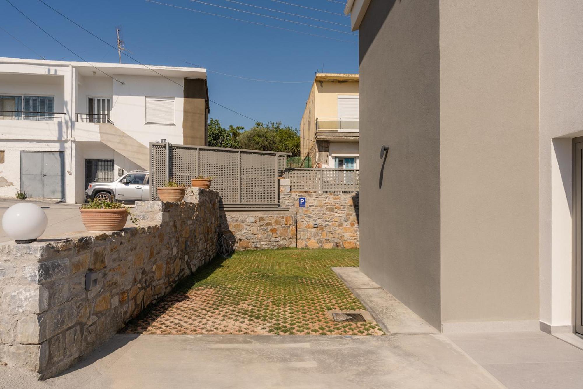Phyllion Boutique Villa *