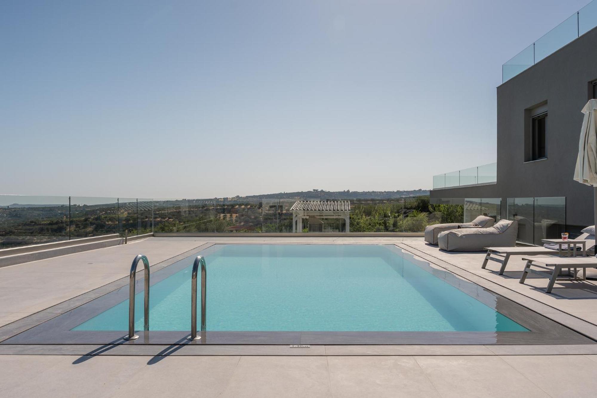 Villa Phyllion Boutique